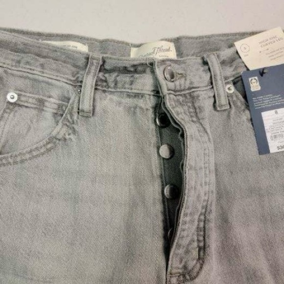 Universal Thread Gray Women’s High-Rise Curved Leg Barrel Leg Jeans Size 8 - Picture 3 of 6